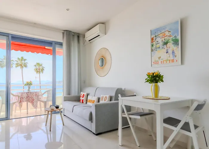 Apartment Sea View In Les Pins *